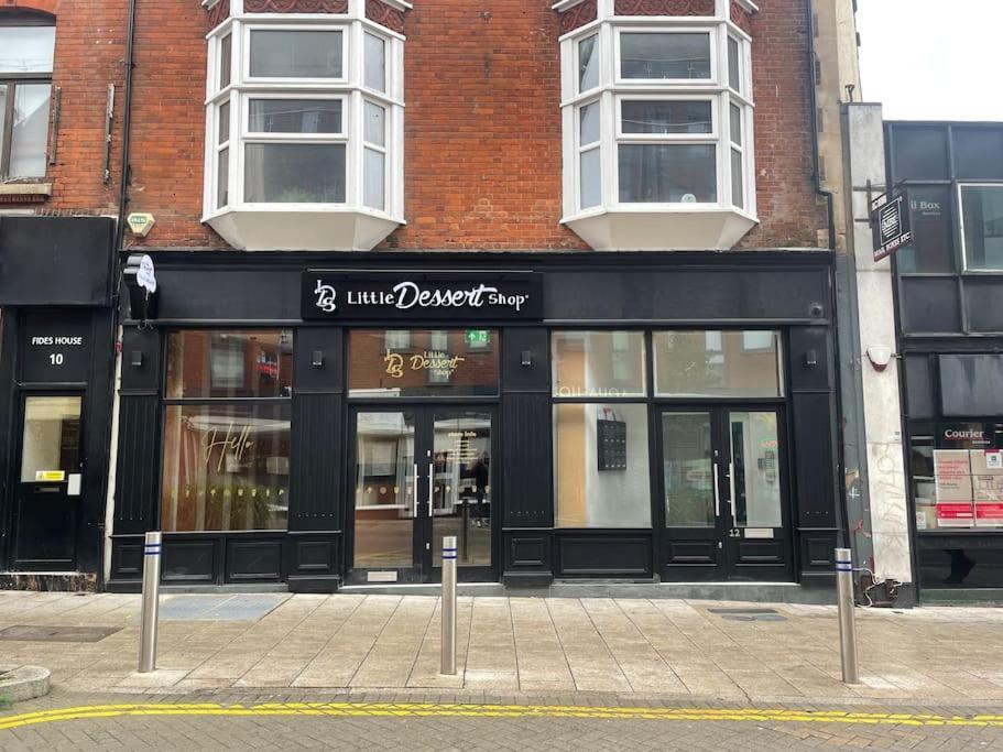 Stunning And Spacious 2Bed Flat In Central Woking Eksteriør billede