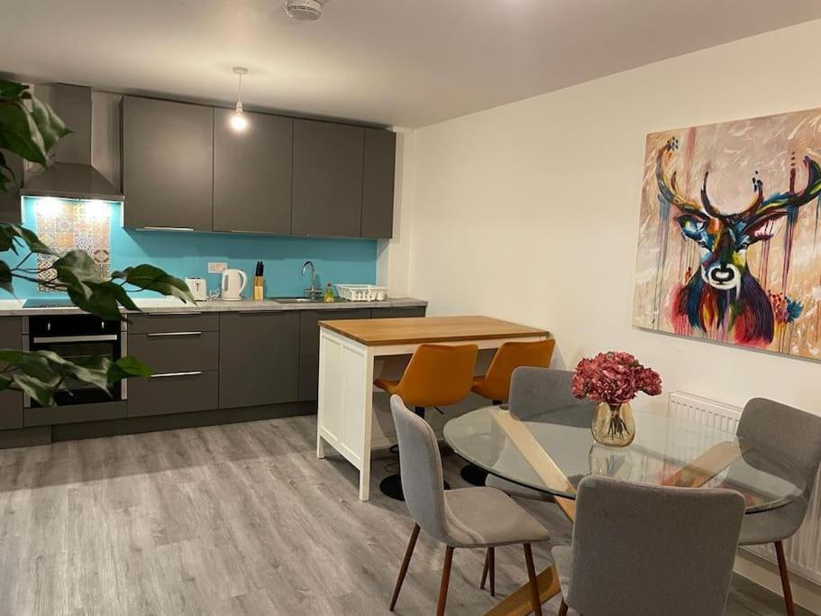 Stunning And Spacious 2Bed Flat In Central Woking Eksteriør billede