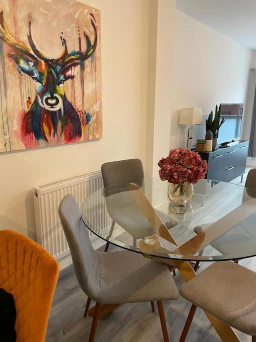 Stunning And Spacious 2Bed Flat In Central Woking Eksteriør billede