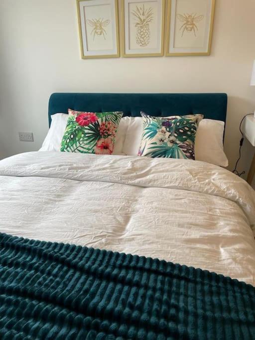 Stunning And Spacious 2Bed Flat In Central Woking Eksteriør billede