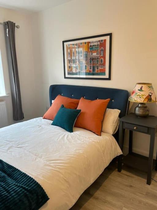 Stunning And Spacious 2Bed Flat In Central Woking Eksteriør billede